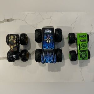 Mattel hot wheels toy car monster truck plastic x3 gas monkey, digger and Braun